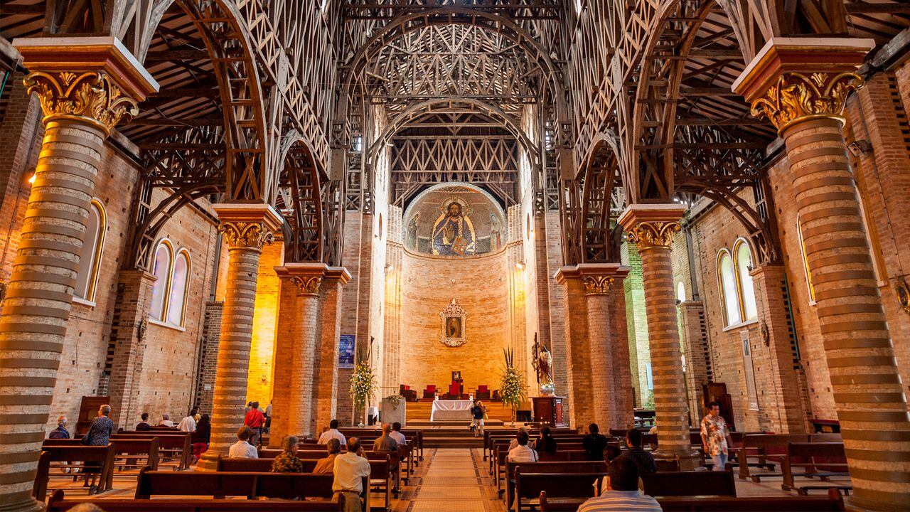 La Catedral Nuestra Señora de la Pobreza es un tesoro cultural, una joya arquitectónica y arqueológica de Pereira.