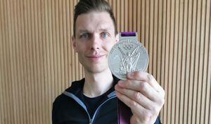 Tony Martin subastará su medalla de plata para ayudar a los niños de Ucrania