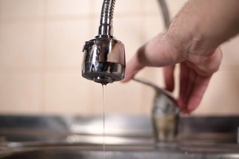 Descubra cómo la modernización de electrodomésticos y el uso consciente del agua pueden ayudarlo a ser más eficiente en sus actividades hogareñas.