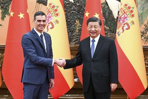 En esta foto publicada por la agencia de noticias Xinhua de China, el presidente chino, Xi Jinping, a la derecha, se reúne con el primer ministro español, Pedro Sánchez, en Beijing, el viernes 31 de marzo de 2023. (Rao Aimin/Xinhua via AP)