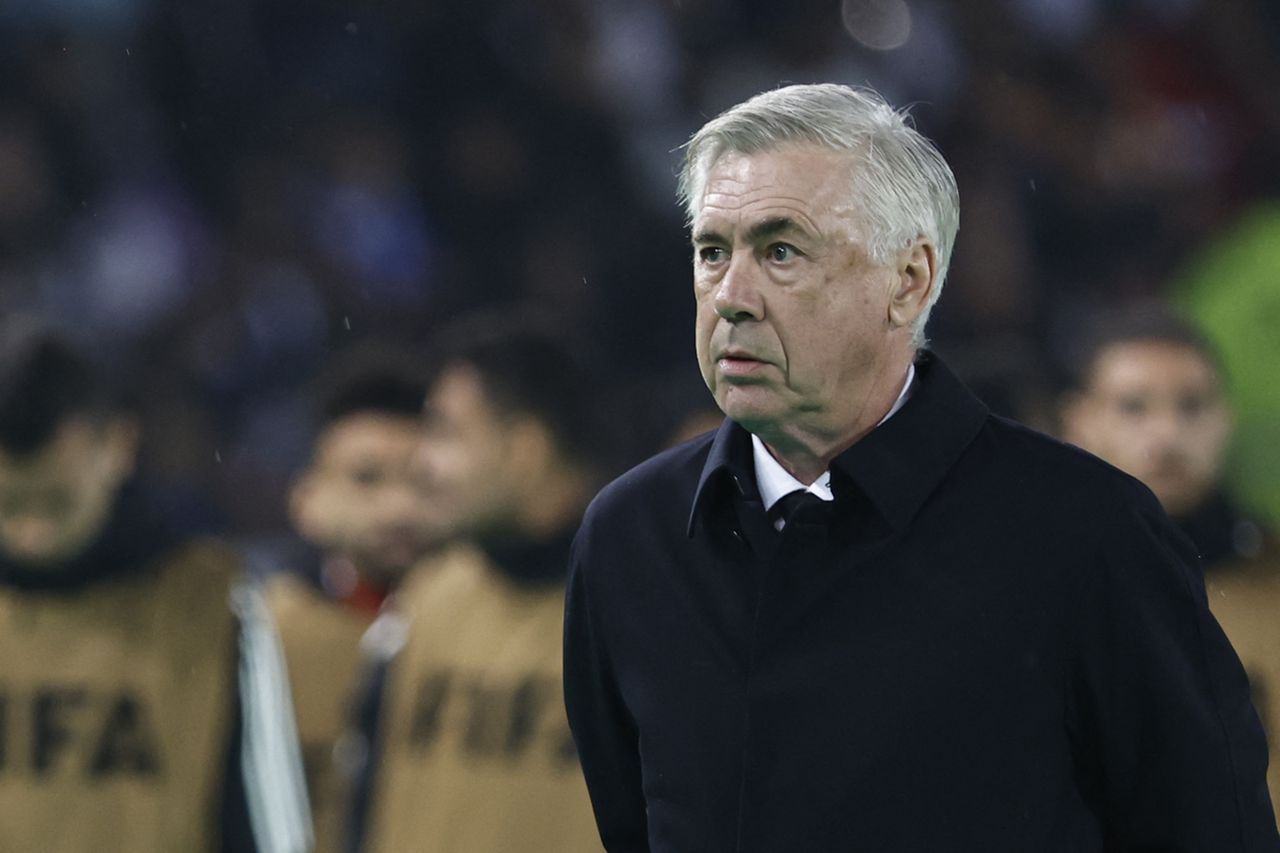 Real Madrid's Italian coach Carlo Ancelotti makes his way to the locker room at half time during the FIFA Club World Cup semi-final football match between Egypt's Al-Ahly and Spain's Real Madrid at the Prince Moulay Abdellah Stadium in Rabat on February 8, 2023. (Photo by Khaled DESOUKI / AFP)