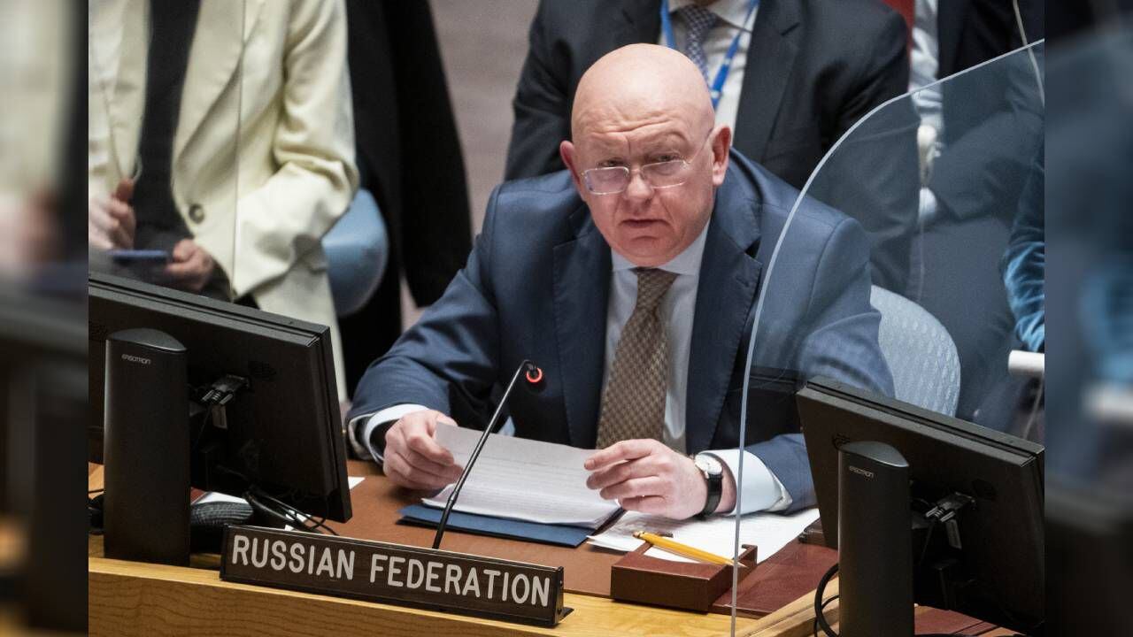 Vassily Nebenzia, representante permanente de Rusia ante las Naciones Unidas, habla durante una reunión del Consejo de Seguridad de la ONU.