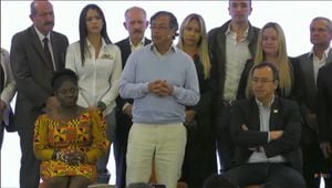 Gustavo Petro presentó a su equipo de campaña, en el que Alfonso Prada será el jefe se debate