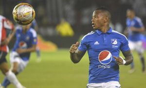 BARRANQUILLA, COLOMBIA - MAY 02: Andres Escobar of Millonarios runs after the ball during a first leg match between Junior and Millonarios as part of quarter finals of Liga Aguila I 2016 at Metropolitano Stadium on May 02, 2016 in Barranquilla, Colombia. (Photo by Alfonso Cervantes/LatinContent via Getty Images)