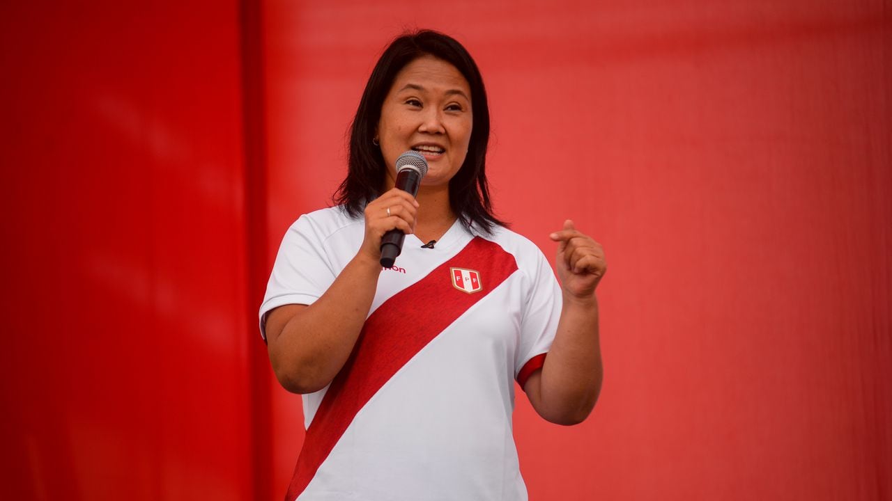 Keiko Fujimori, hija del expresidente de Perú Alberto Fujimori y candidata presidencial del partido Fuerza Popular, habla durante un debate contra Pedro Castillo, quien no se presentó en Lima, Perú, el sábado 15 de mayo. , 2021.