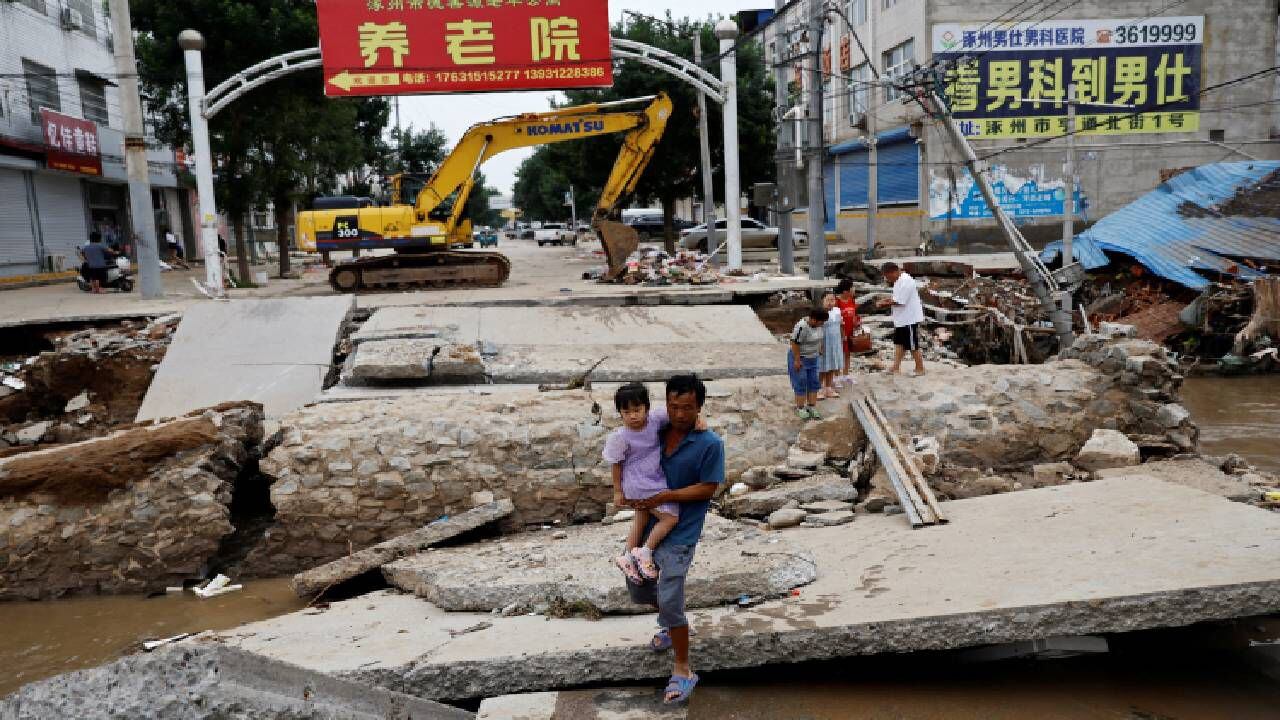 Consecuencias de las inundaciones en la provincia de Hebei, China.