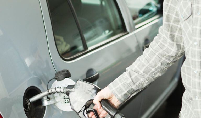 El precio de los combustibles sigue afectando el bolsillo de los ciudadanos