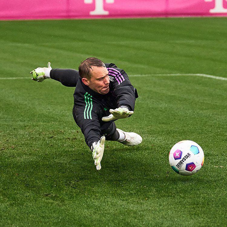 Manuel Neuer, aquero del Bayern Múnich, volvió a los entrenamientos.