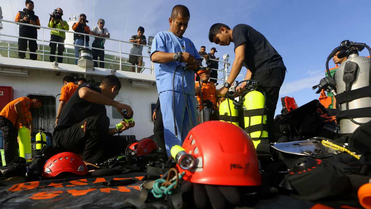 La Agencia Nacional de Búsqueda y Rescate (Basarnas) de Indonesia señaló que tienen 30 cuerpos.