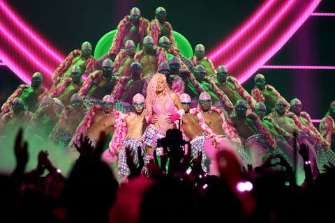 Karol G se presenta en el escenario durante los MTV Video Music Awards 2023 en el Prudential Center el 12 de septiembre de 2023 en Newark, Nueva Jersey. (Foto de Mike Coppola/Getty Images para MTV)