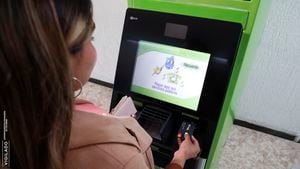 En total, la red verde de cajeros de Servibanca está presente en 791 ciudades y municipios del país.