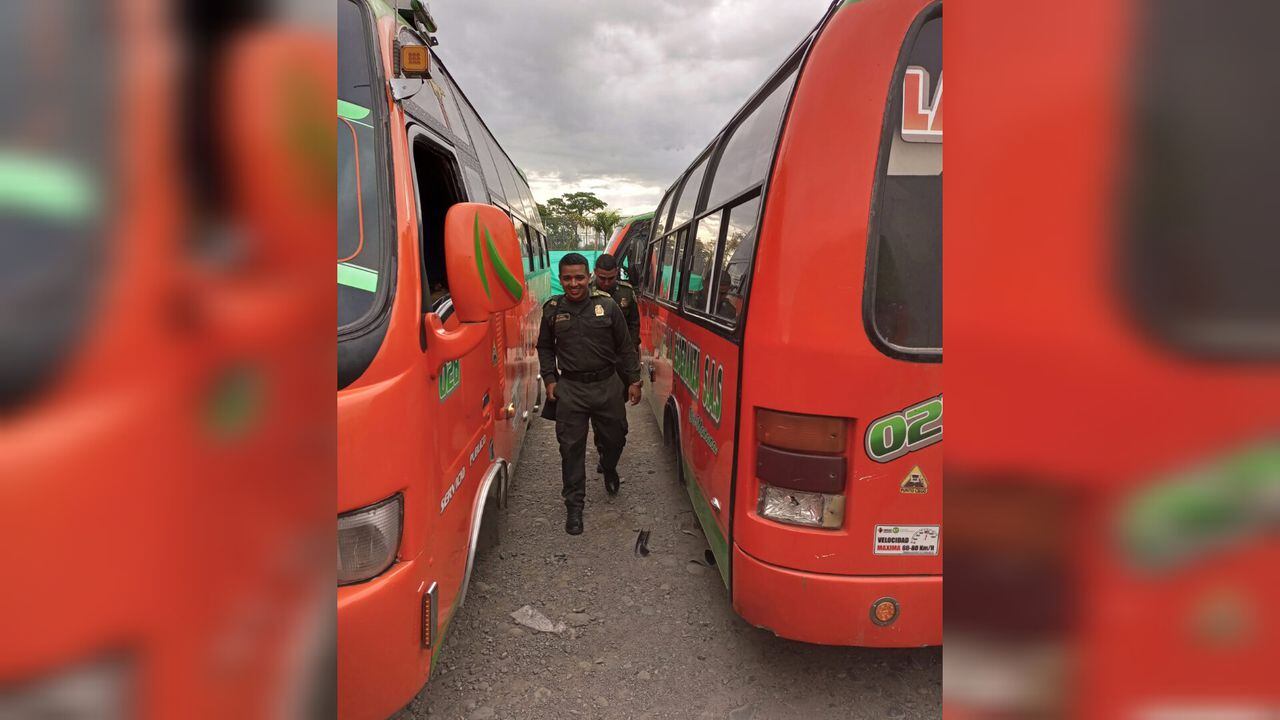 Empresa de buses de Tuluá ahora opera escoltada por la Policía, tras hechos violentos contra flota y trabajadores.