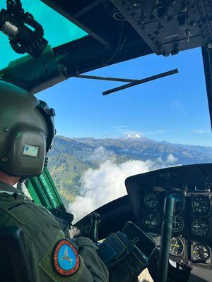 Fuerza Aérea hace sobrevuelos en el Nevado del Ruiz, ¿cómo está la actividad del volcán?