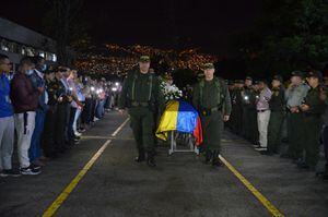 Honores a policía asesinada en Santa Fe de Antioquia.