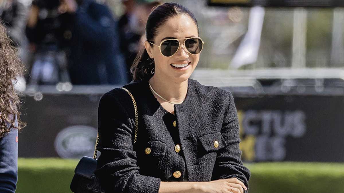 2022-04-16 14:51:18 THE HAGUE - Meghan, the Duchess of Sussex, during the Jaguar Land Rover Driving Challenge of the Invictus Games, an international sporting event for servicemen and veterans who have been psychologically or physically injured during their military service. REMKO DE WAAL netherlands out - belgium out