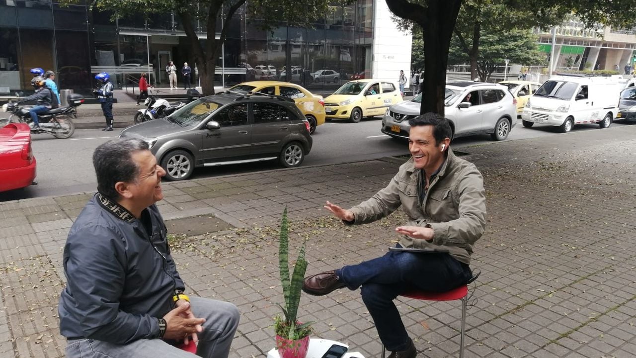 Juan Diego Alvira en conversación con Hugo Ospina