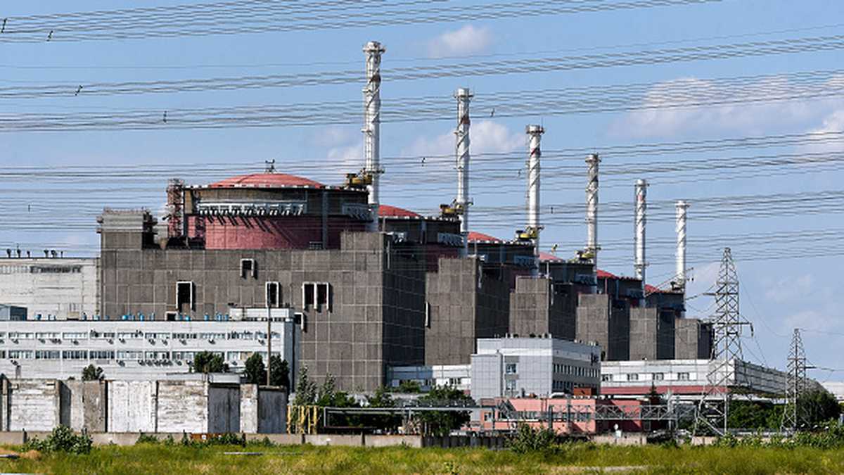 La central nuclear de Zaporiyia, en Ucrania, se encuentra bajo dominio ruso.