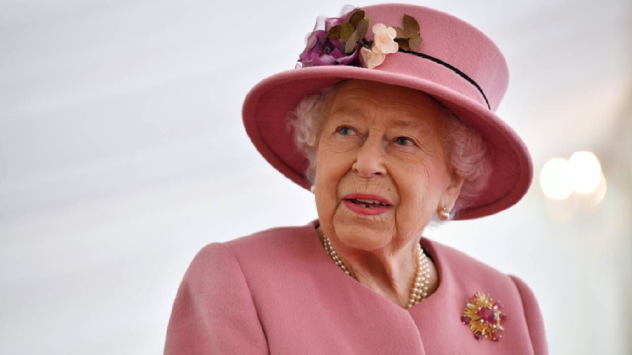 Isabel II fue la reina que mayor tiempo estuvo en el trono británico.