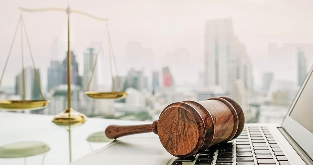 El uso de tecnologías digitales está ayudando en la modernización del derecho, así como a atender nuevas fuentes de litigios como las redes sociales.