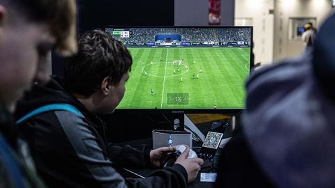 Los futboleros sienten una pasión especial por los videojuegos relacionados con ese deporte.
