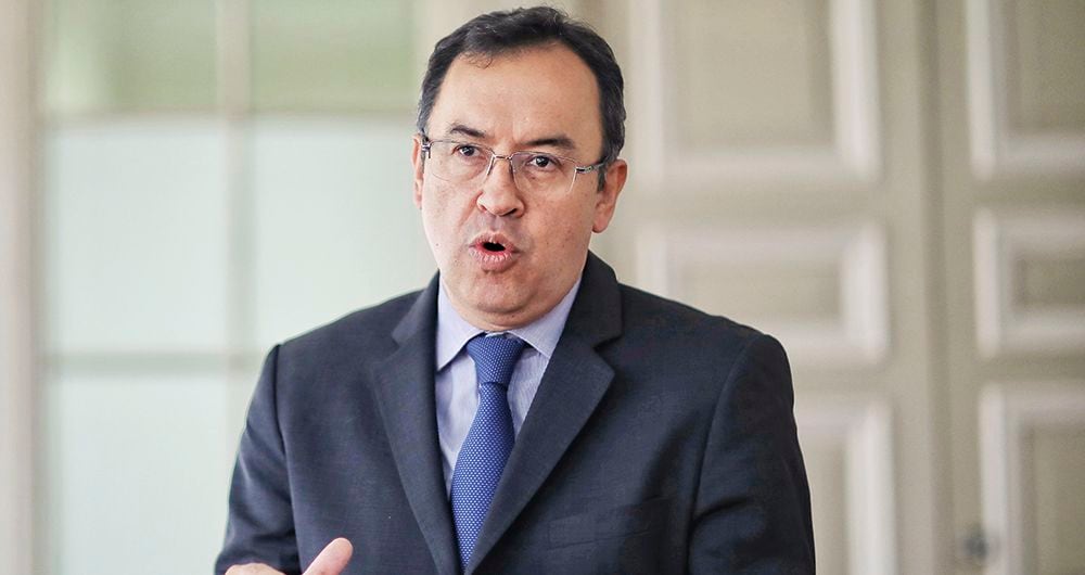 El ministro del Interior, Alfonso Prada, concentrado en las regiones, se encuentra desconectado de las bancadas más cuantiosas.
