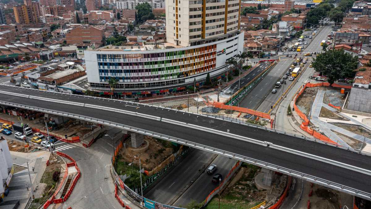 Avenida San Juan con la avenida 80 en Medellín.