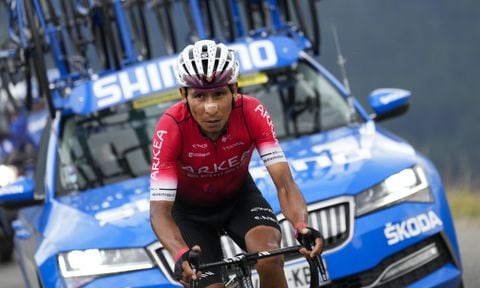 Colombia's Nairo Quintana climbs during the eleventh stage of the Tour de France cycling race over 152 kilometers (94.4 miles) with start in Albertville and finish in Col du Granon Serre Chevalier, France, Wednesday, July 13, 2022. (AP/Thibault Camus)