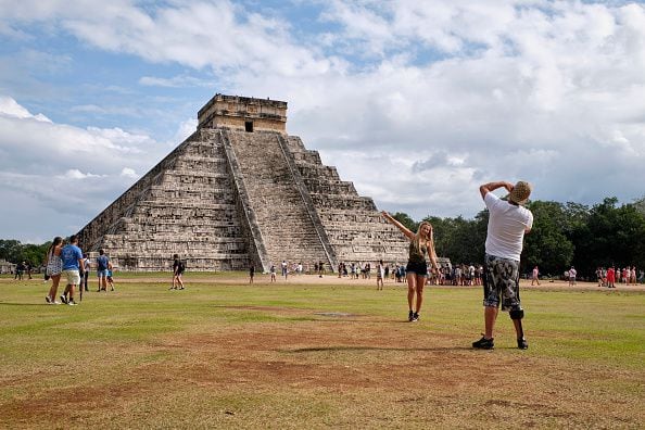 Las pirámides de Chichen Itza son uno de los lugares que más atrae turistas en México.
