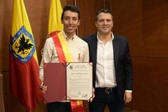 Egan Bernal recibió condecoración en el Concejo de Bogotá