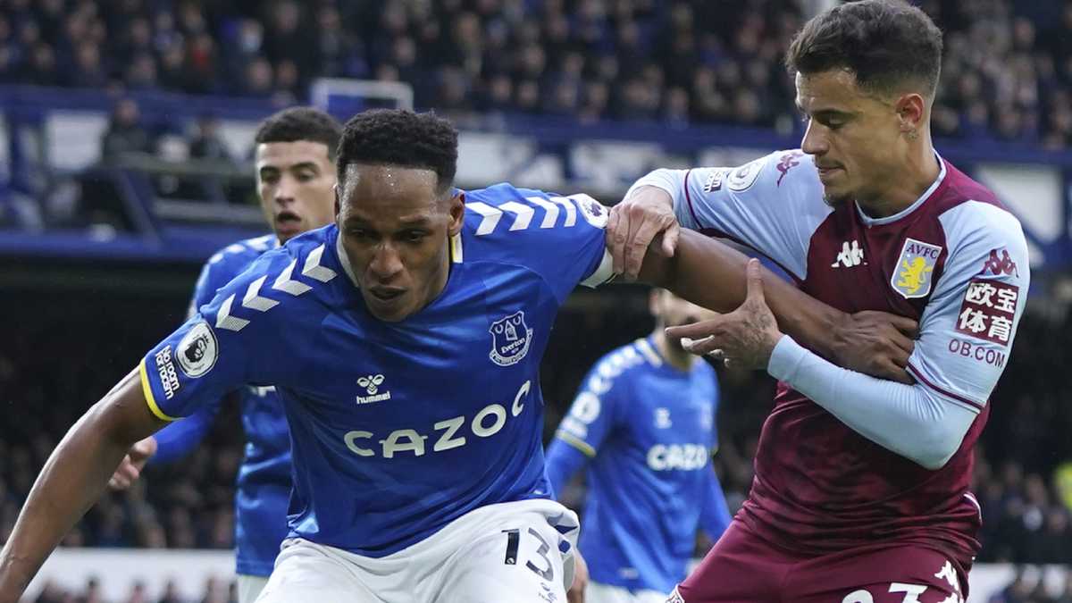 Yerry Mina jugó los 90 minutos del choque entre Everton y Aston Villa