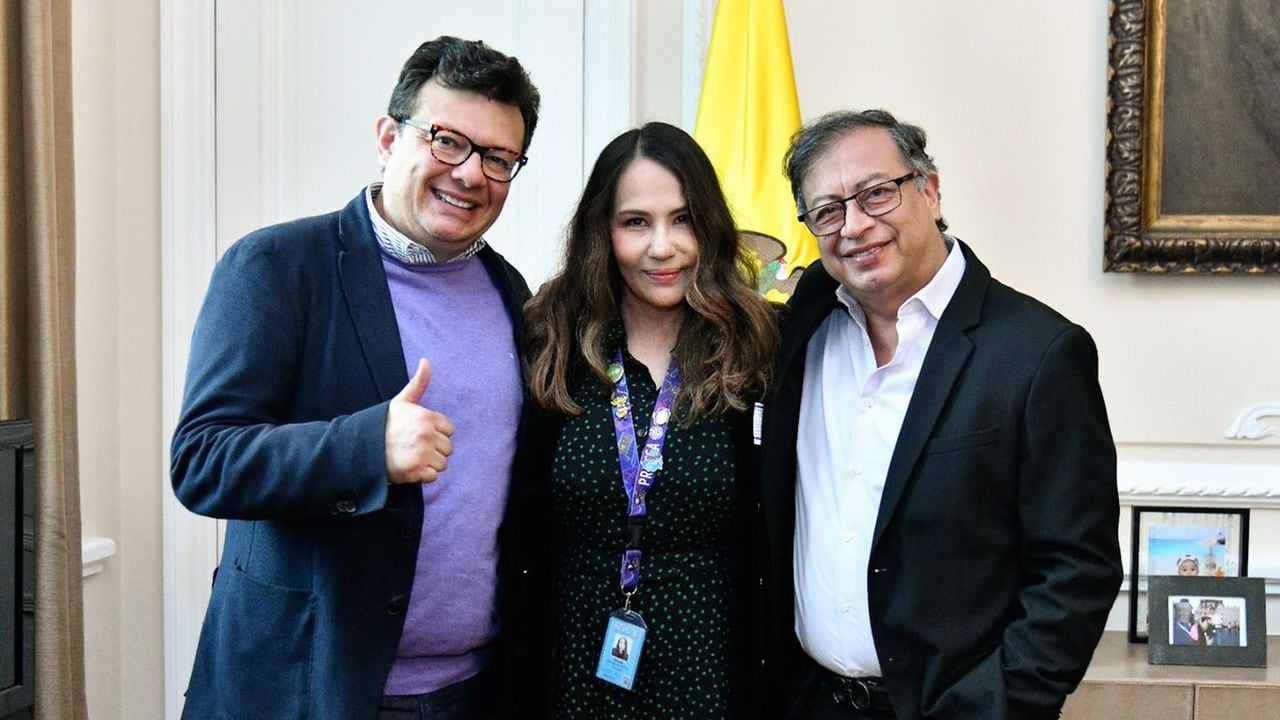 Presidente Gustavo Petro con Nórida Rodríguez y Hollman Morris