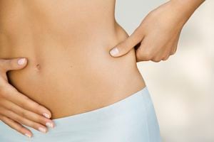 Para mantener un abdomen plano es necesario hacer ejercicio y mejorar la dieta.