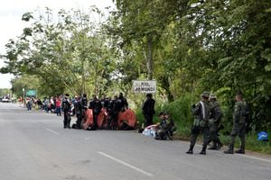 CALI
MINGA SOBRE EL RIO JAMUNDI BLOQUEO A LAS VIAS 
CALI COLOMBIA
MAYO 12 DE 2021
El mierdo en su salsa Cali odios de Clases
FOTO ALEXANDRA RUIZ


