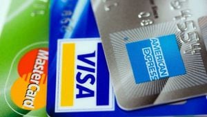 Visa, Mastercard y American Express impiden a bancos rusos usar su red de tarjetas de crédito.