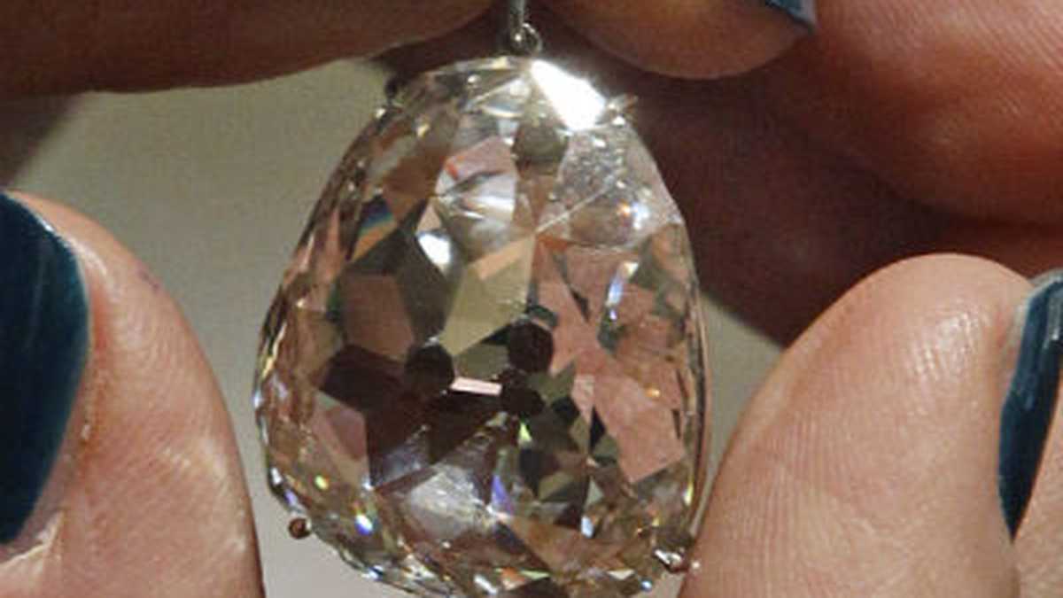Tal era la fama del diamante en 1604 que el rey francés Enrique IV la compró al primer dueño.