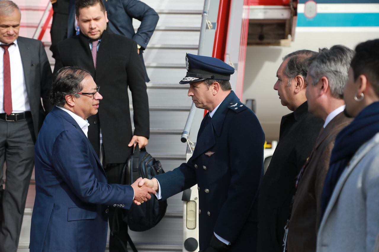 Presidente Gustavo Petro durante su llegada a Chile.
