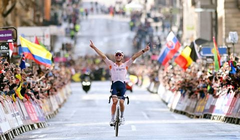 Mathieu Van der Poel venció a Wout van Aert y Tadej Pogacar en la prueba reina del Mundial de Ciclismo
