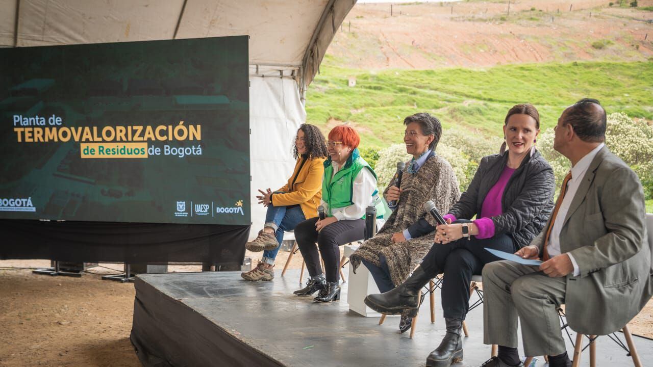 La Alcaldía de Bogotá hizo el lanzamiento de la licitación de la planta de termovalorización para convertir toneladas de basura en energía eléctrica.
