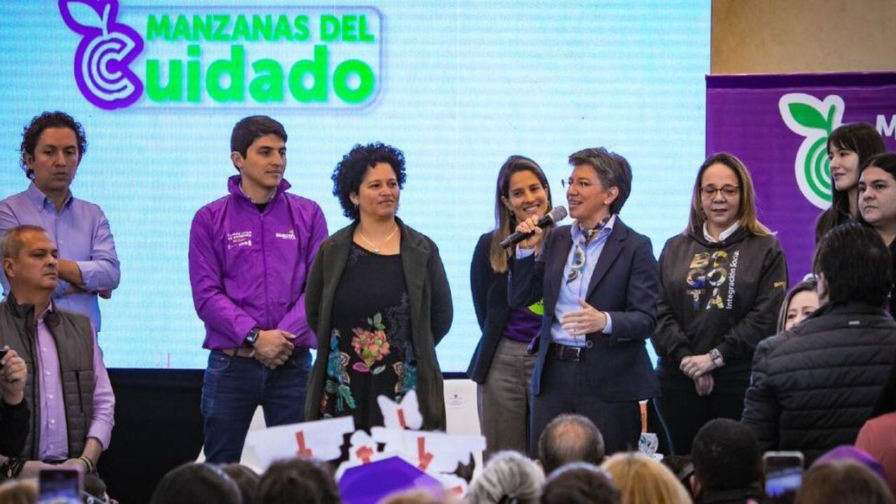 Acompañada de lideresas, parte del gabinete distrital y el Alcalde Local de Suba, la alcaldesa, Claudia López, inauguró la Manzana del Cuidado de Suba y sancionó el acuerdo que convierte al Sistema de Cuidado en una política pública de ciudad.