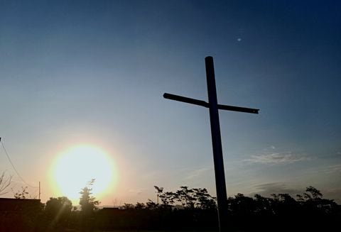 Orar a penas se despierte ayuda a que tenga un día lleno de bendiciones.