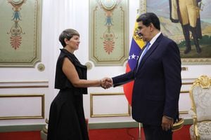Primera dama Verónica Alcocer y el presidente de Venezuela Nicolás Maduro