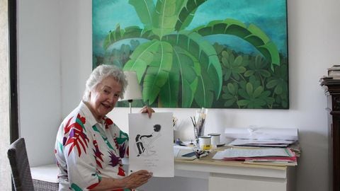 Consuelo Lago lleva 55 años pintando a Nieves.