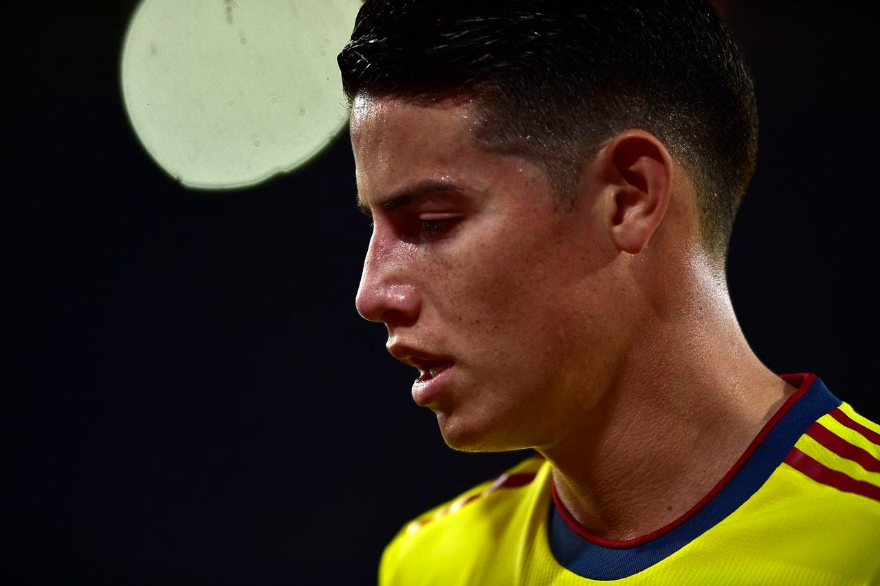 Colombia's James Rodriguez during a qualifying soccer match against Argentina, for the FIFA World Cup Qatar 2022 at Mario Alberto Kempes stadium in Cordoba, Argentina, Tuesday, Feb.1, 2022. (AP Photo/Gustavo Garello)