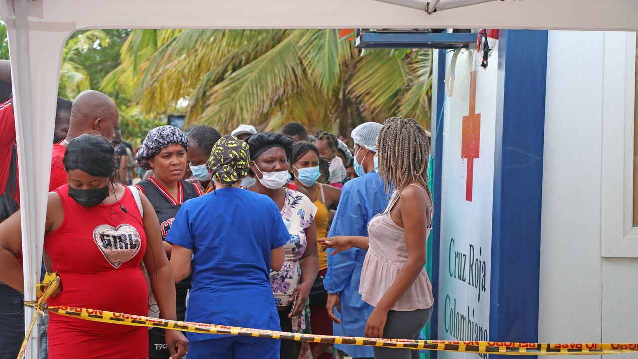 Cruz Roja atiende población migrante en Necoclí