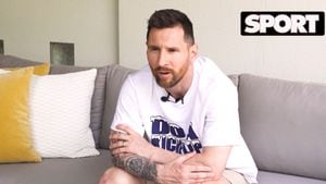 Lionel Messi en medio de la entrevista realizada por Mundo Deportivo y Sport.