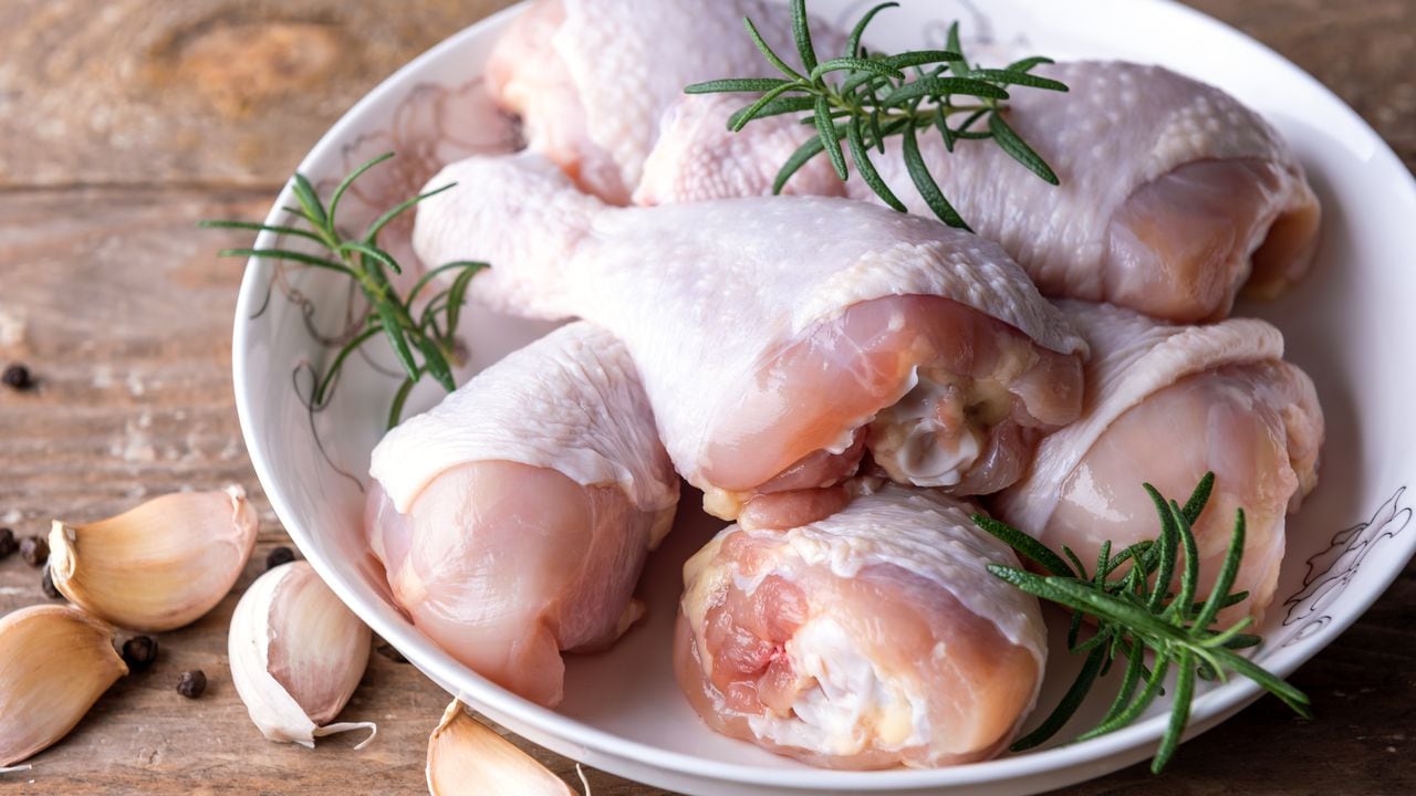 El pollo es una de las proteínas mas consumidas y que trae grandes beneficios para el cuerpo.