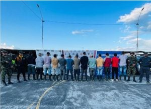 En la vereda La India del municipio de En Anserma, Caldas, fueron capturadas 13 personas quienes son acusadas de presuntamente realizar labores de explotación ilícita de yacimientos mineros en el río Cauca