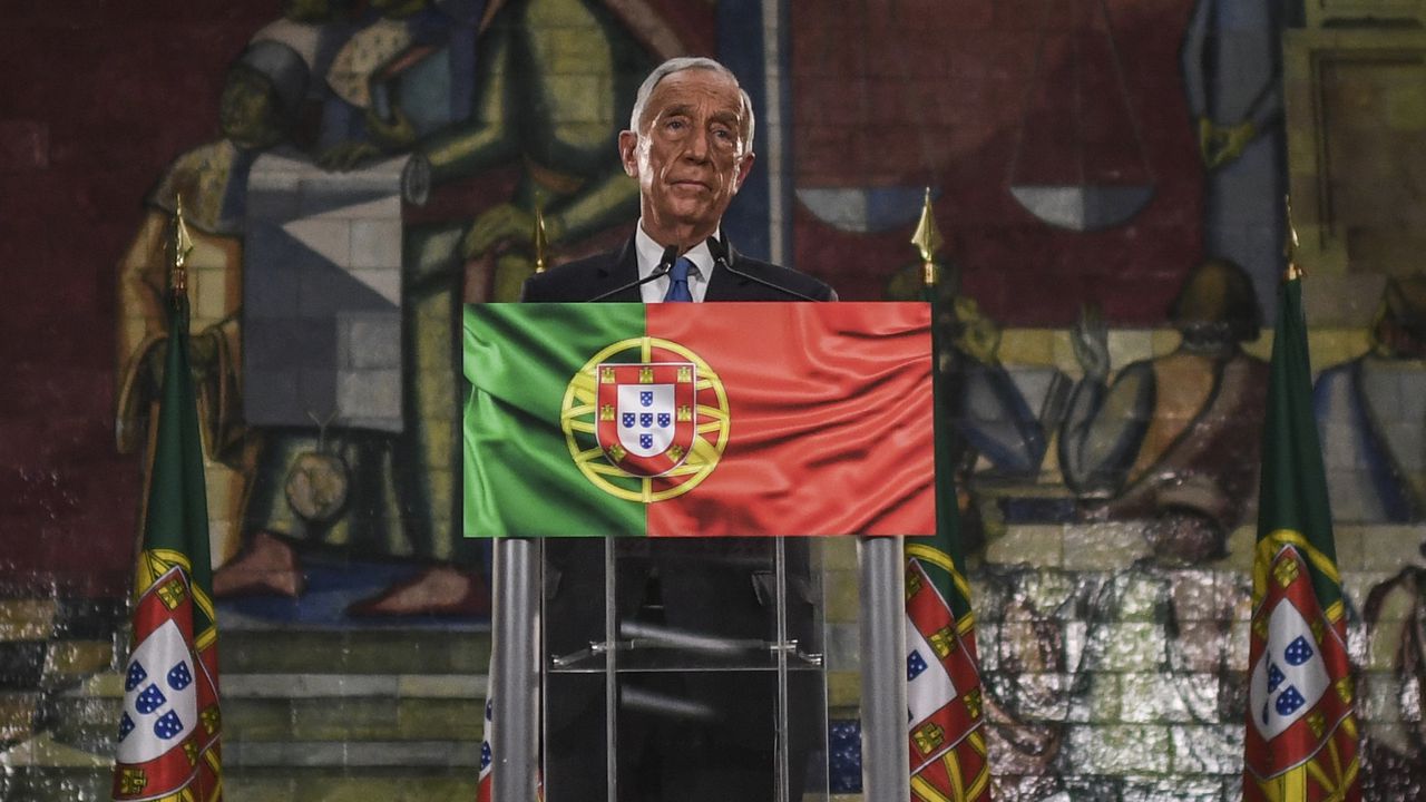 O presidente de Portugal, Marcelo Rebelo de Sousa, desmaiou e foi levado ao hospital;  O que aconteceu com ele?