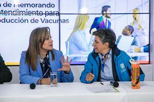 Ministra de Salud, Carolina Corcho y alcaldesa Claudia López