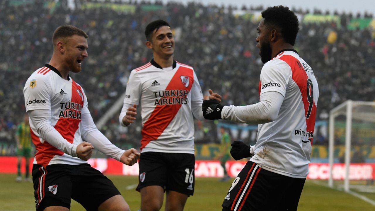 El delantero colombiano se estrenó en las redes con River Plate.